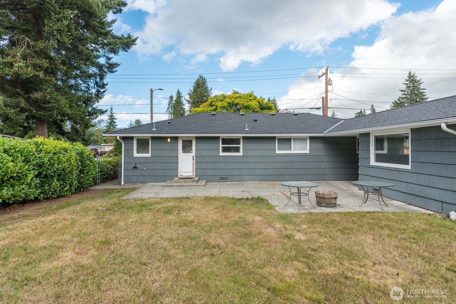 10 E Beech Street Property Photo 21