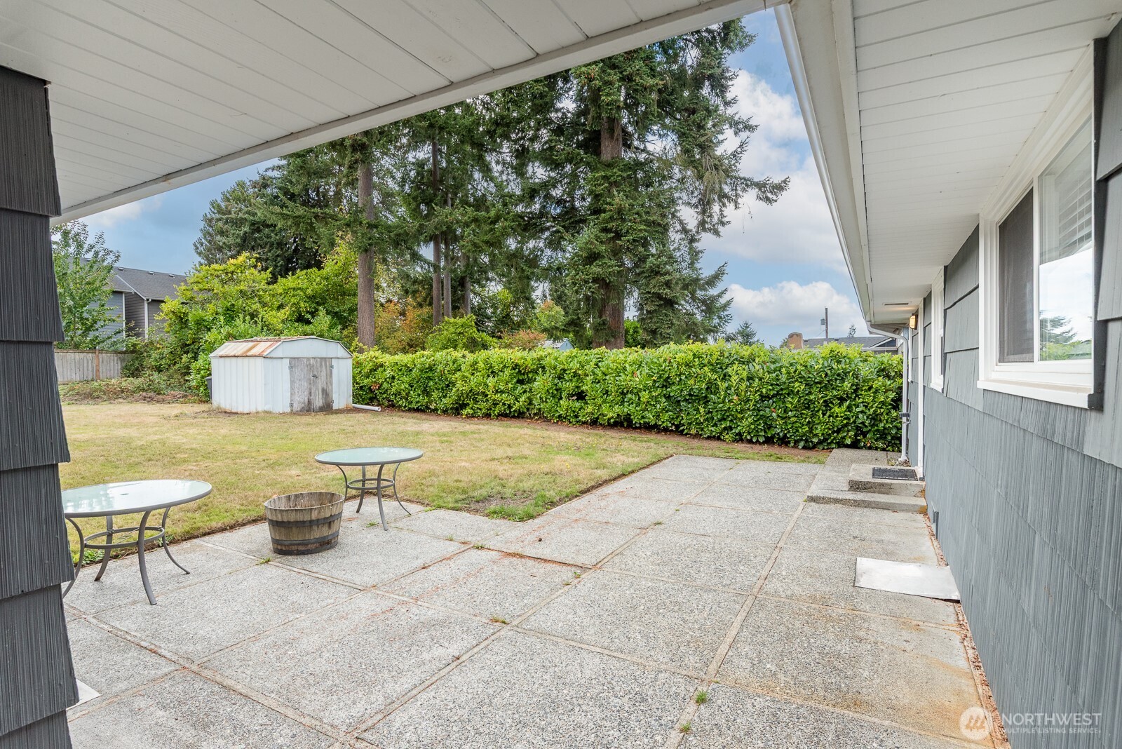 10 E Beech Street Property Photo 38