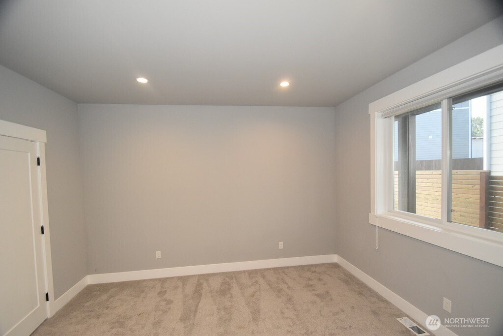 6219 Fernridge Court Property Photo 9