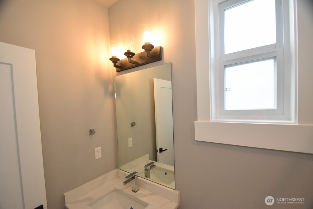 6219 Fernridge Court Property Photo 18