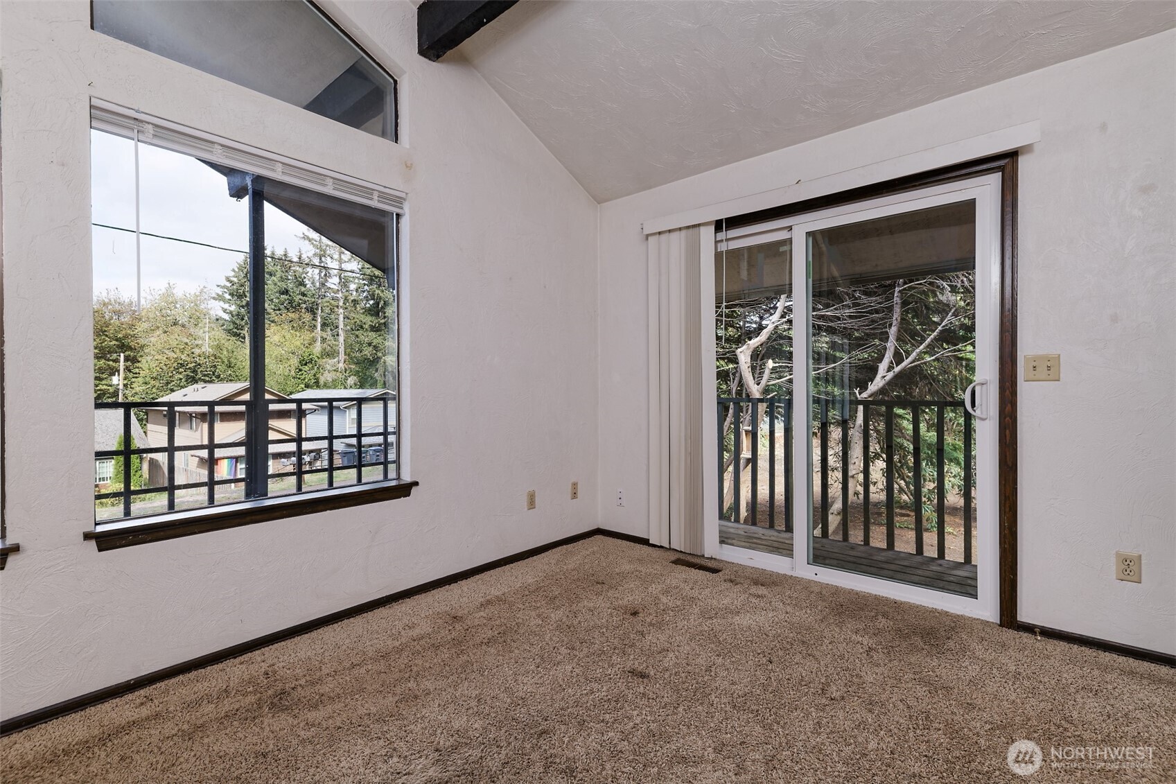 927 Grant Avenue Property Photo 12