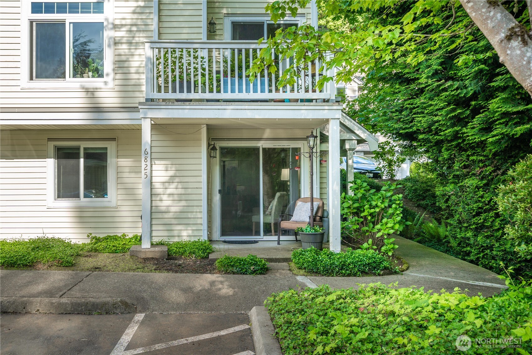 6825 Se Cougar Mountain Way Property Photo 5