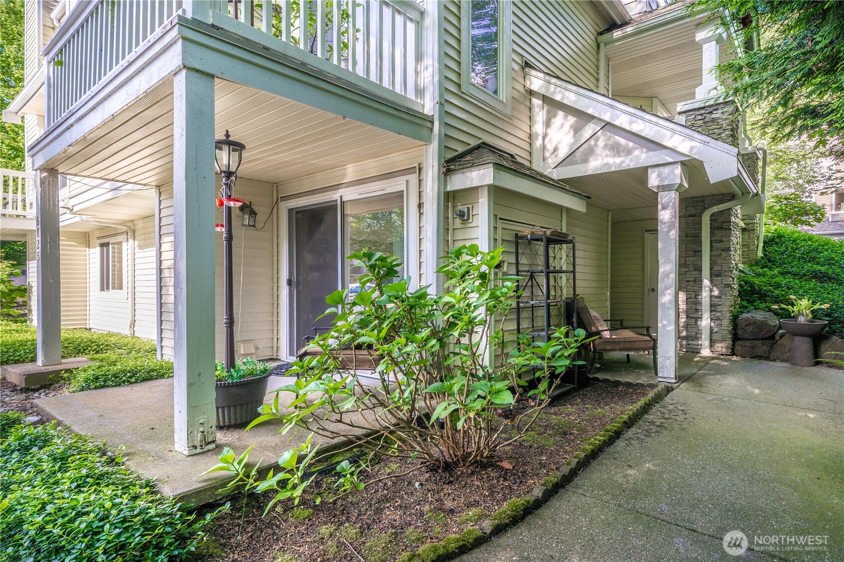 6825 Se Cougar Mountain Way Property Photo 6