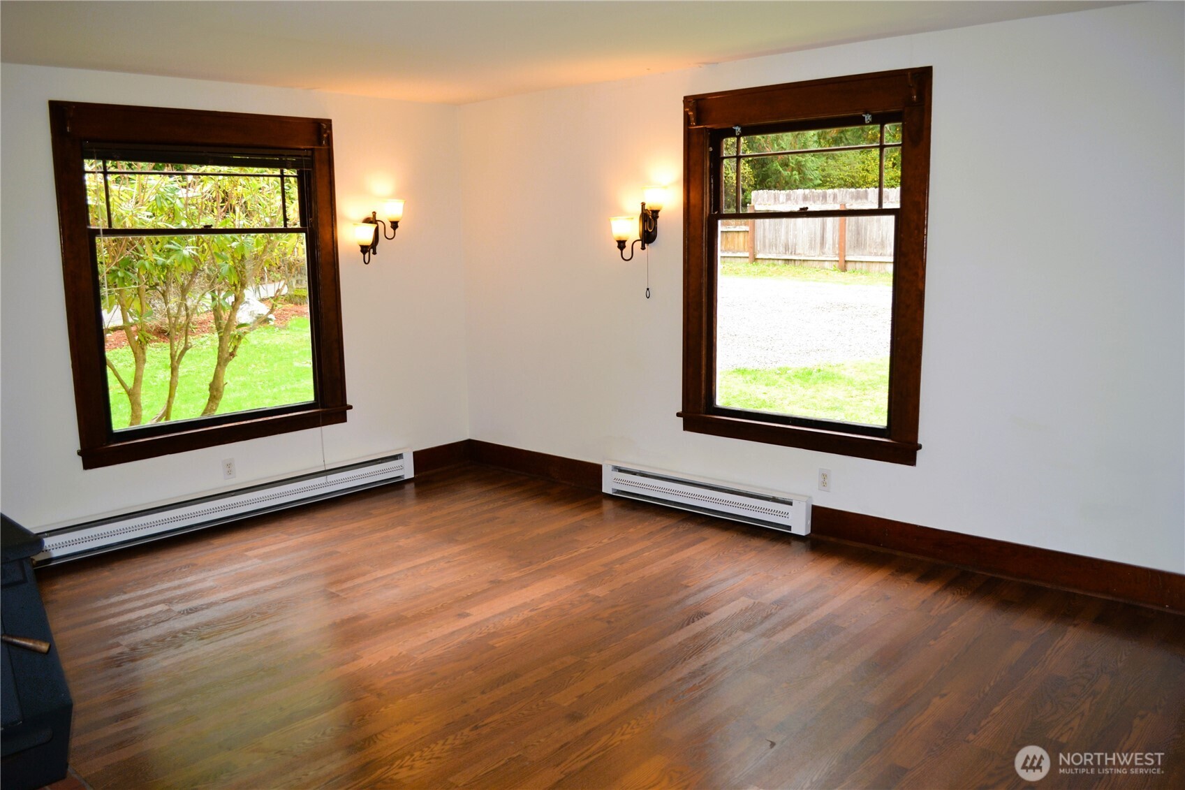 1758 Ne Jacobson Road Property Photo 5