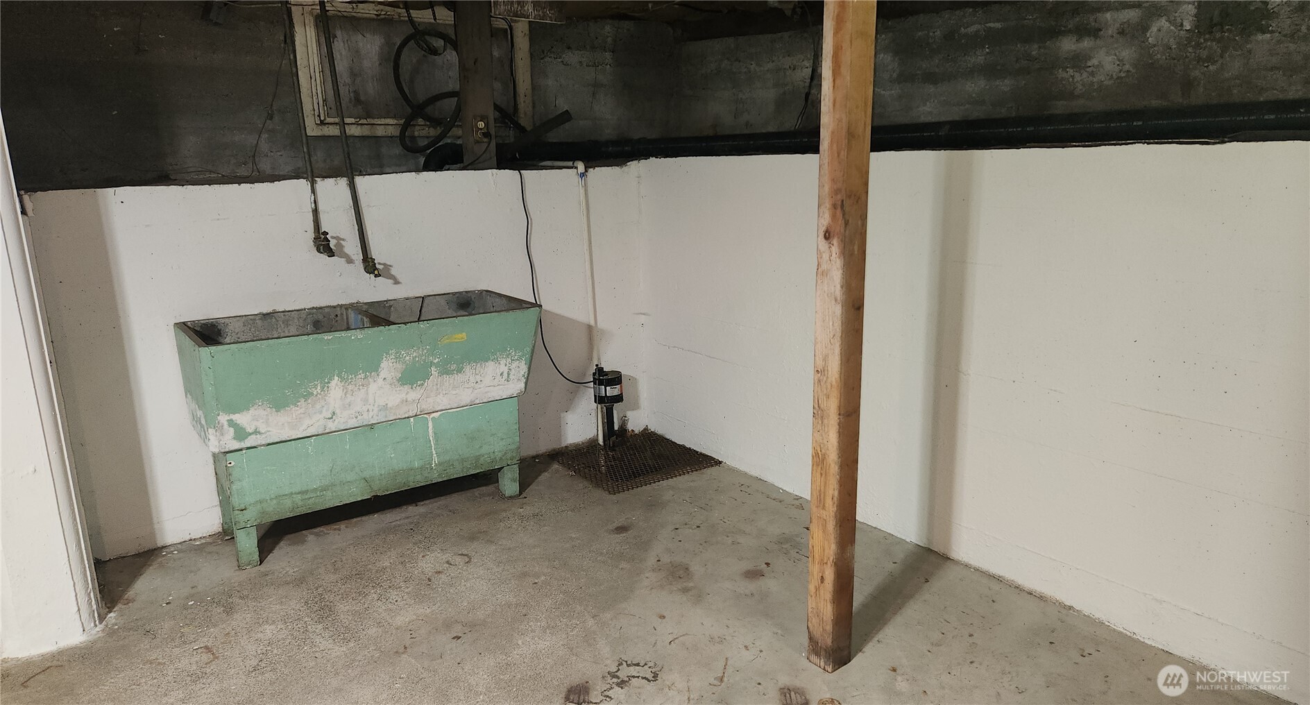 1758 Ne Jacobson Road Property Photo 30