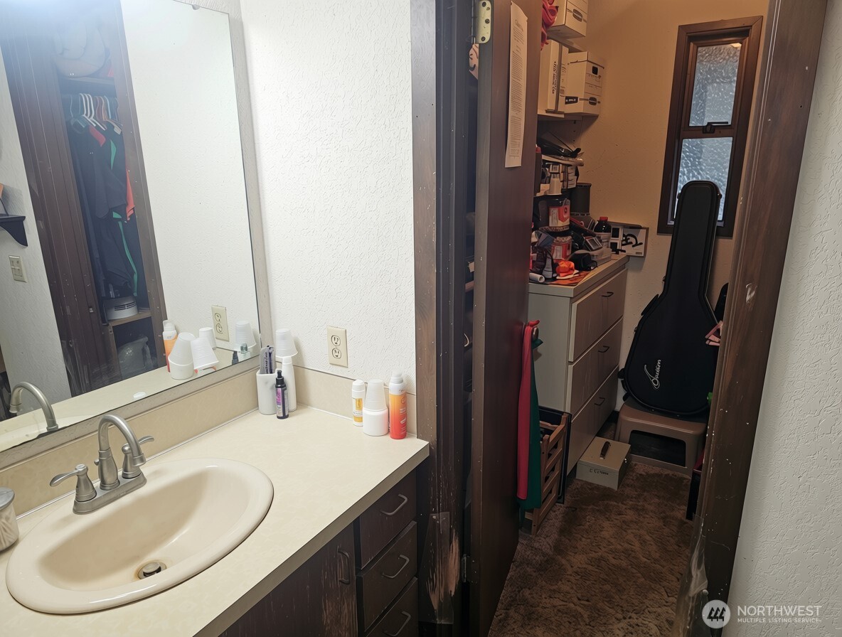 7912 290th Street Property Photo 12