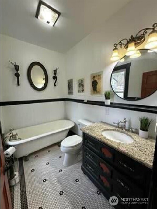 640 Elm Street Property Photo 25