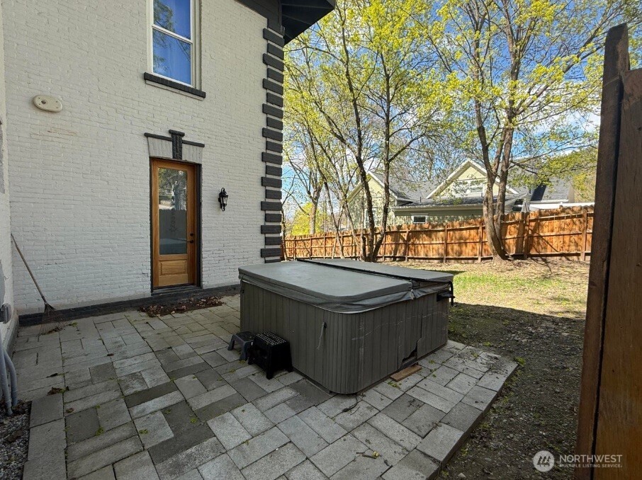 640 Elm Street Property Photo 33