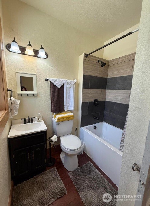 640 Elm Street Property Photo 39