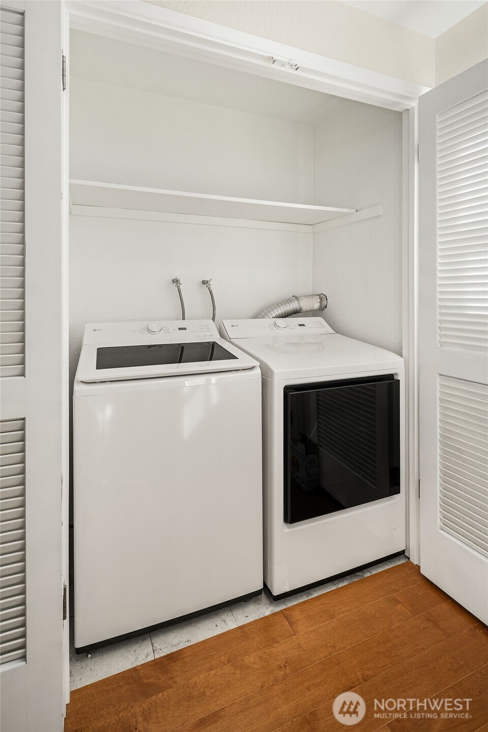 308 Fir Place Property Photo 21