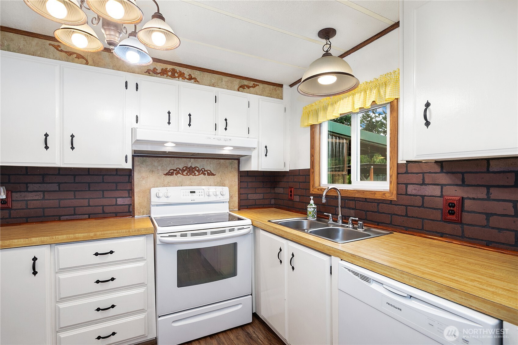 22142 133rd Street Property Photo 10