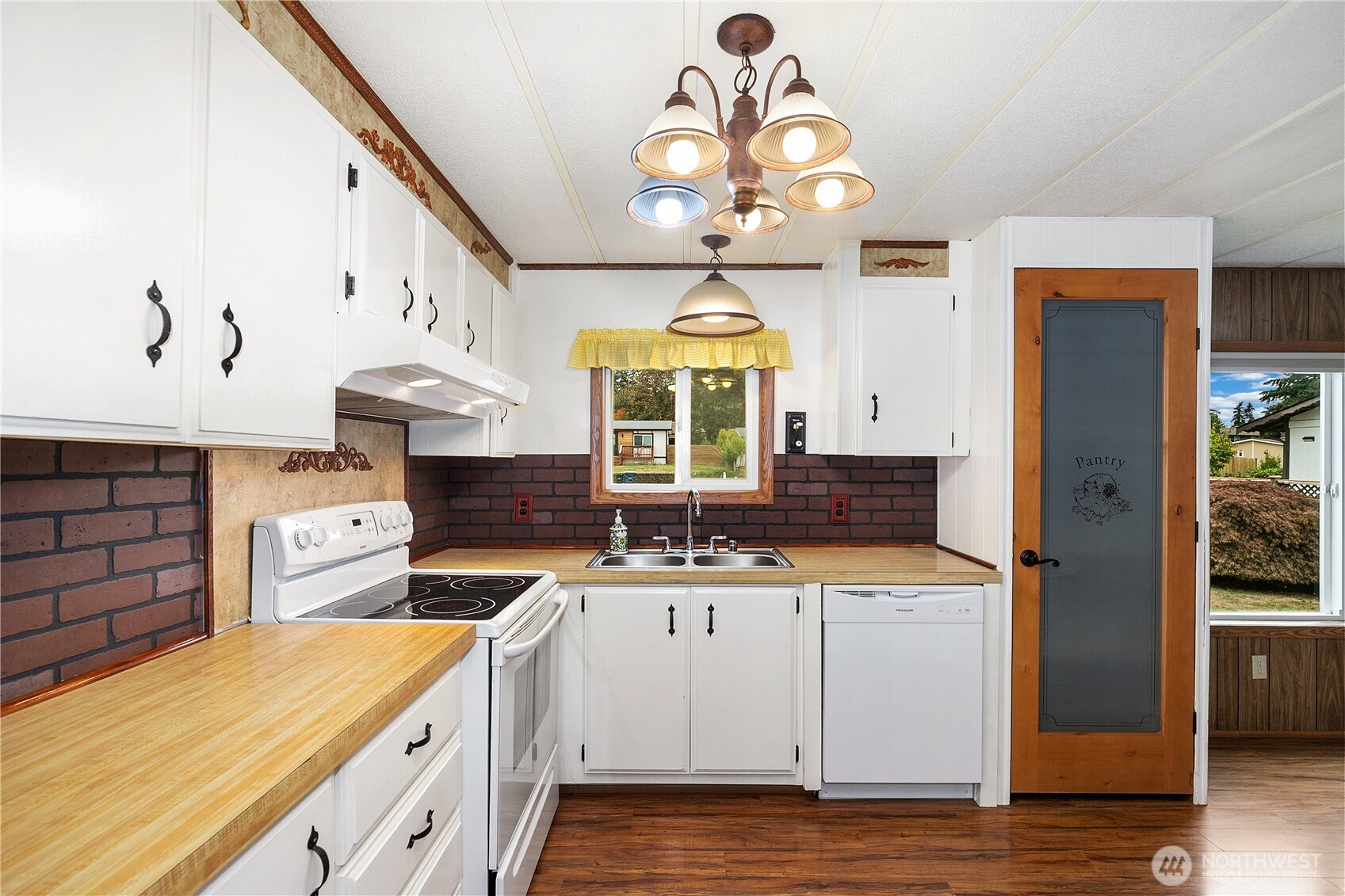 22142 133rd Street Property Photo 11