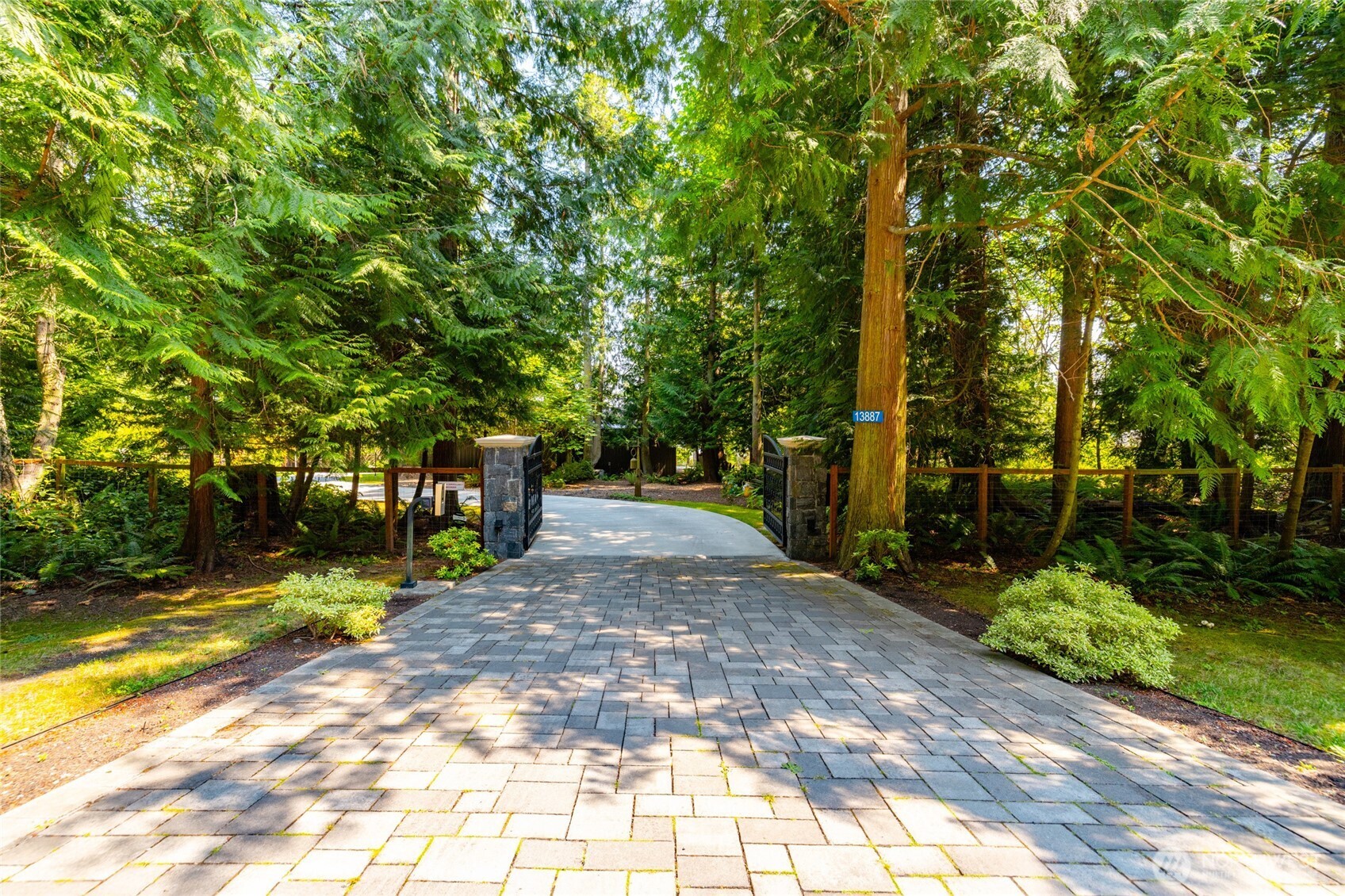 13887 Gibralter Road Property Photo 30