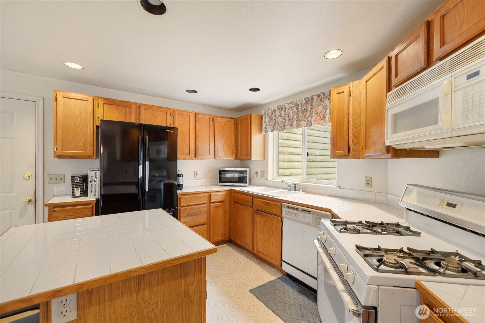 6486 Crossing Place Property Photo 17