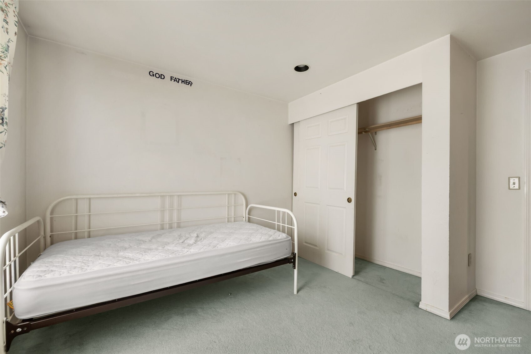 6486 Crossing Place Property Photo 27