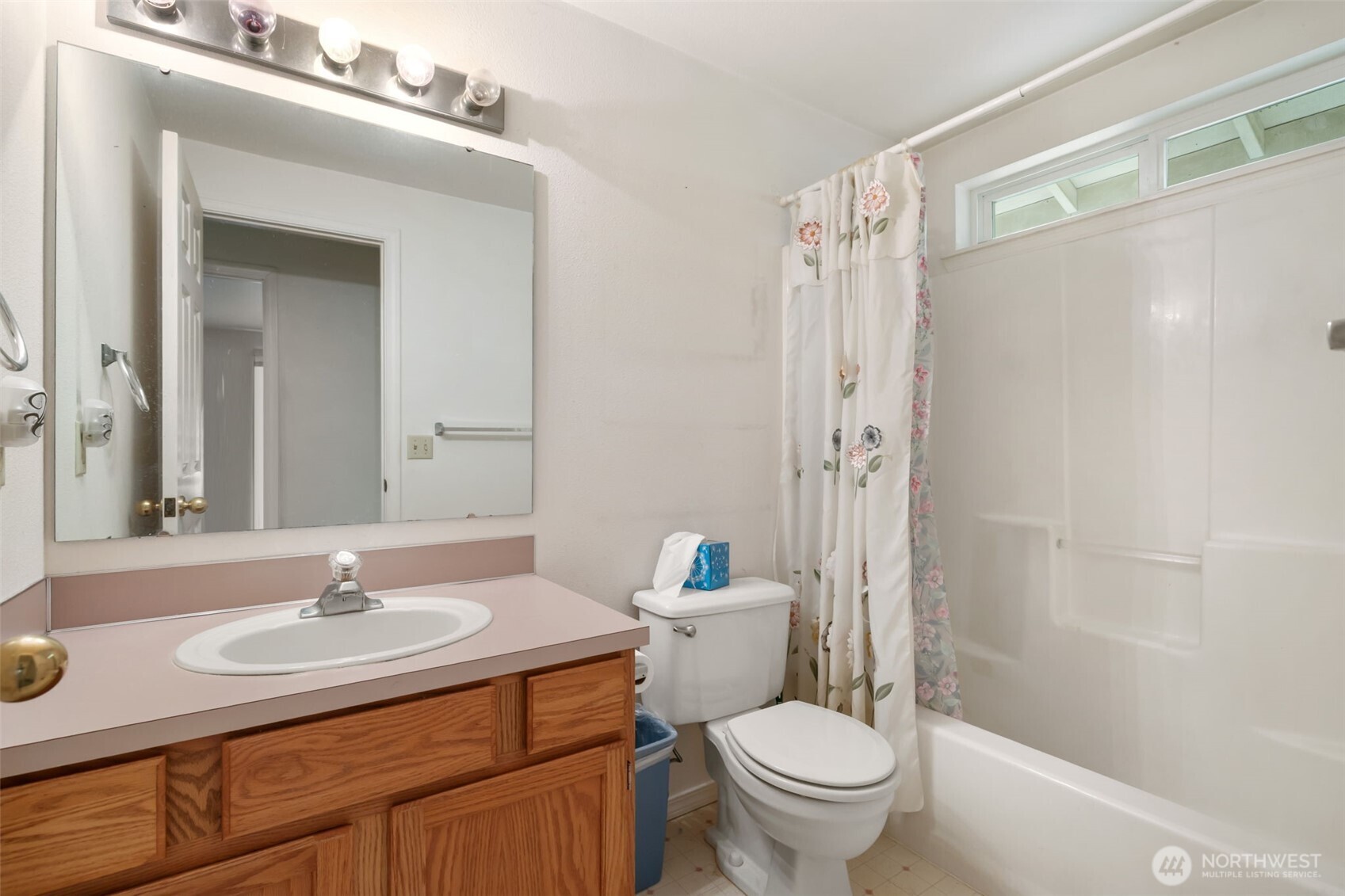 6486 Crossing Place Property Photo 28