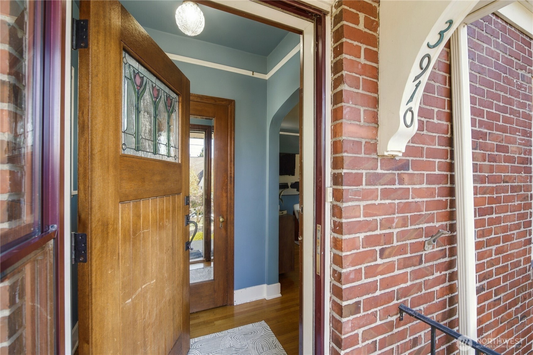 3910 Woodlawn Avenue Property Photo 2