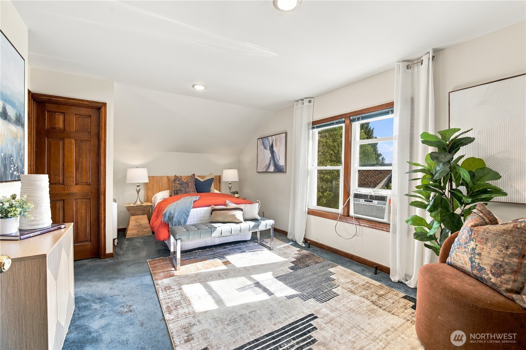 3910 Woodlawn Avenue Property Photo 18