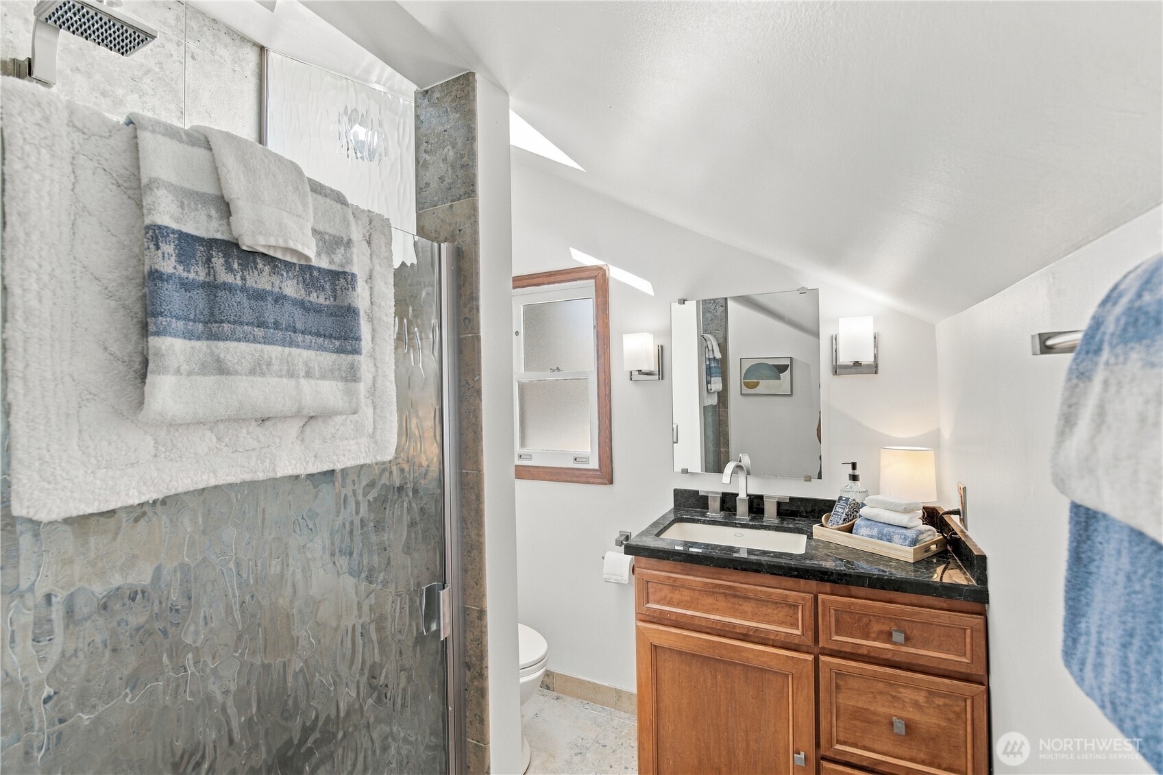 3910 Woodlawn Avenue Property Photo 21