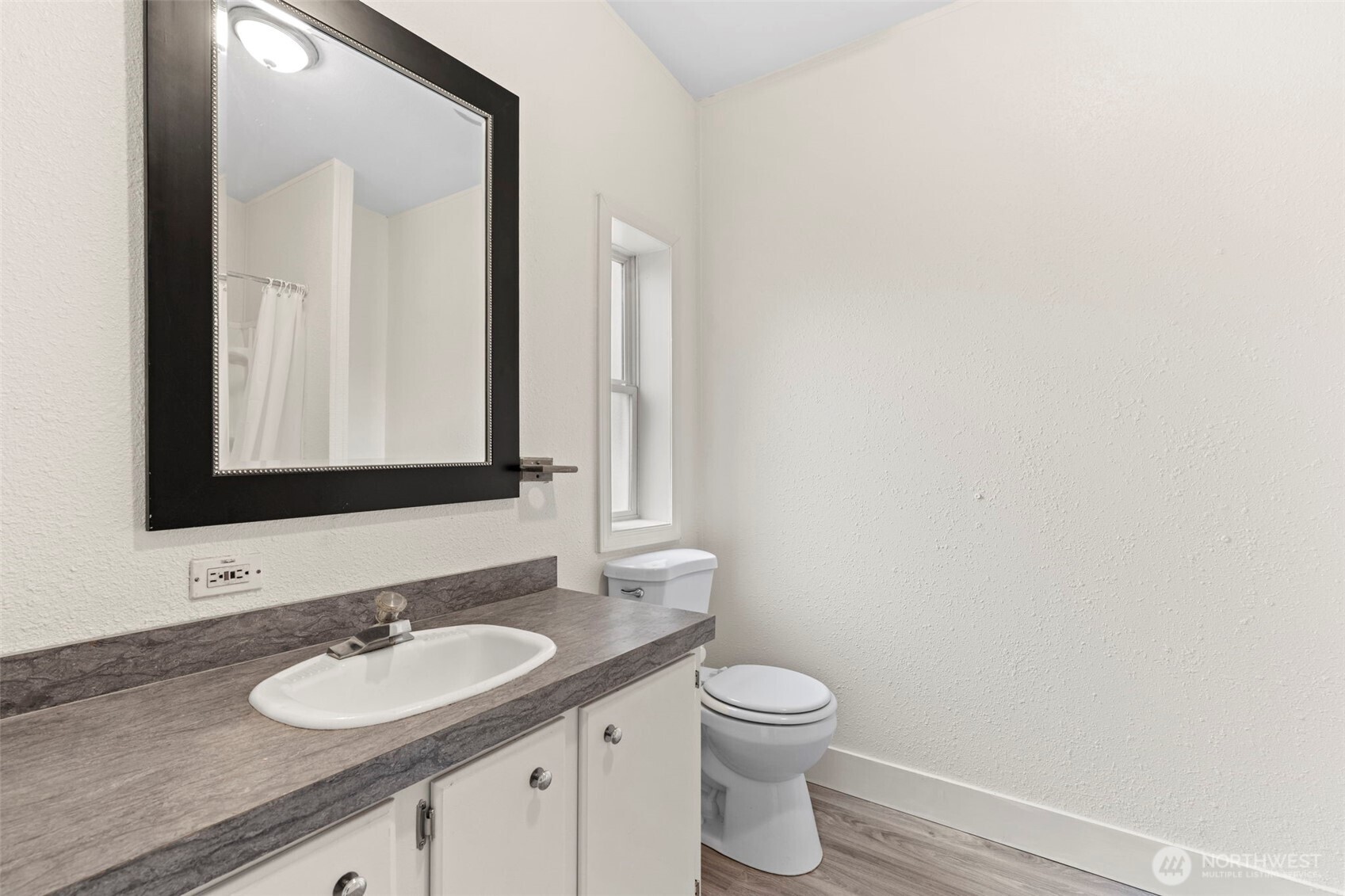 1313 W Main Street Property Photo 16