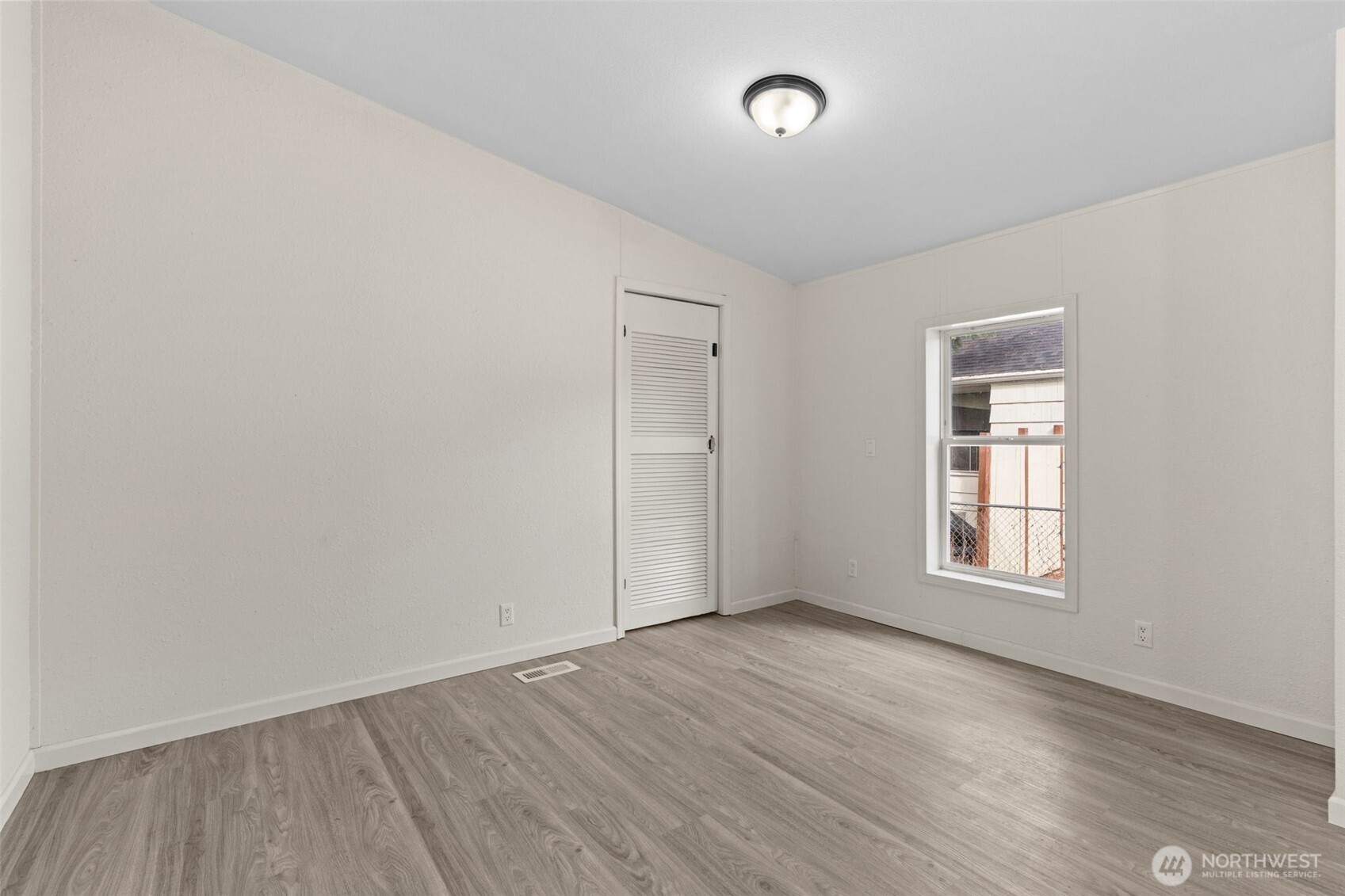 1313 W Main Street Property Photo 18