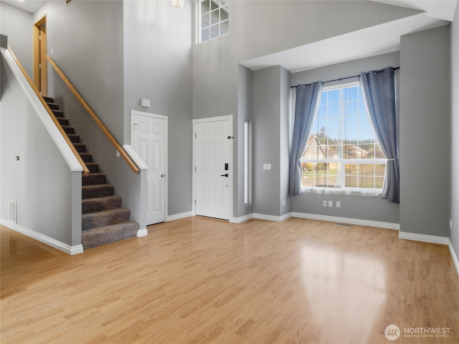 7426 202nd Street Ct Property Photo 4