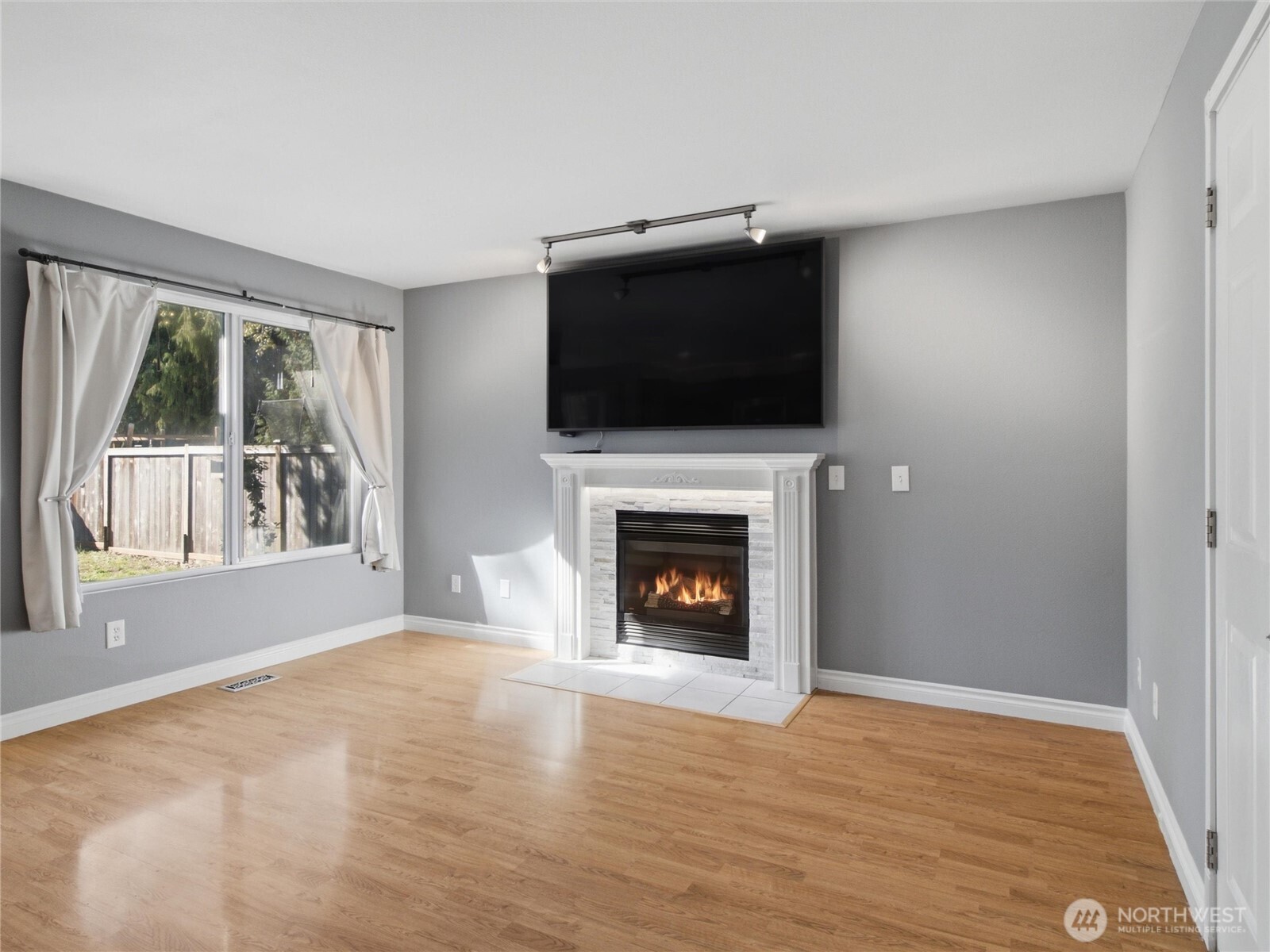 7426 202nd Street Ct Property Photo 8