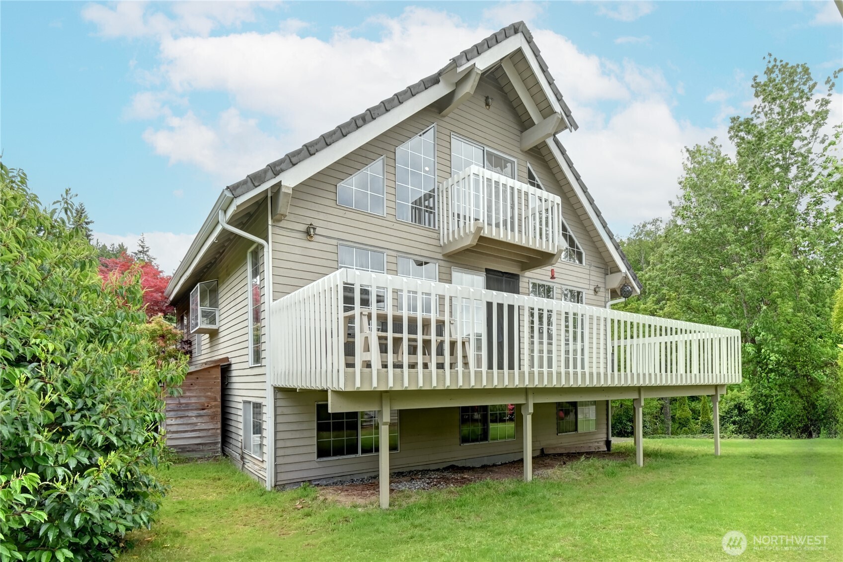 4914 Dover Street Property Photo 2