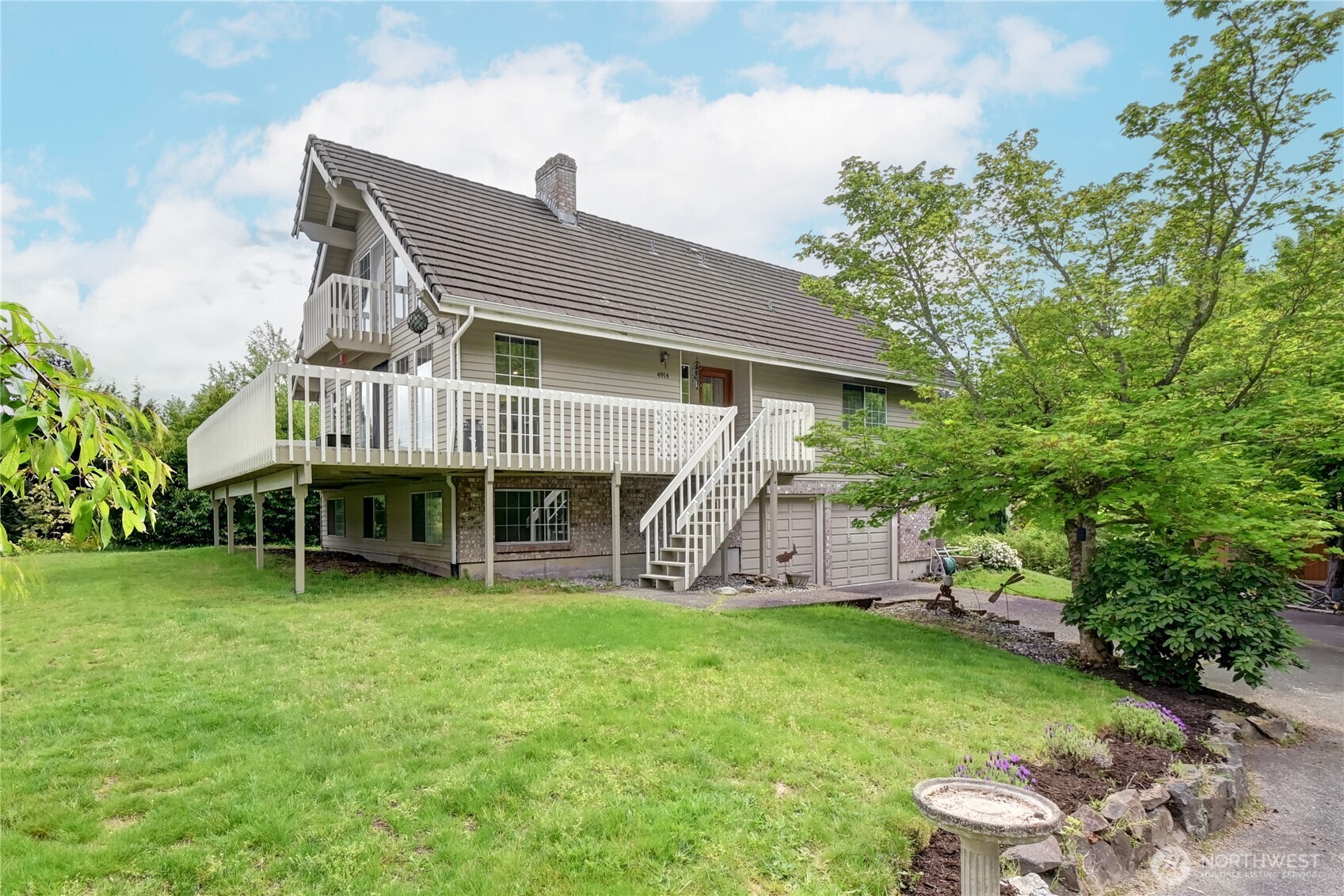 4914 Dover Street Property Photo 4