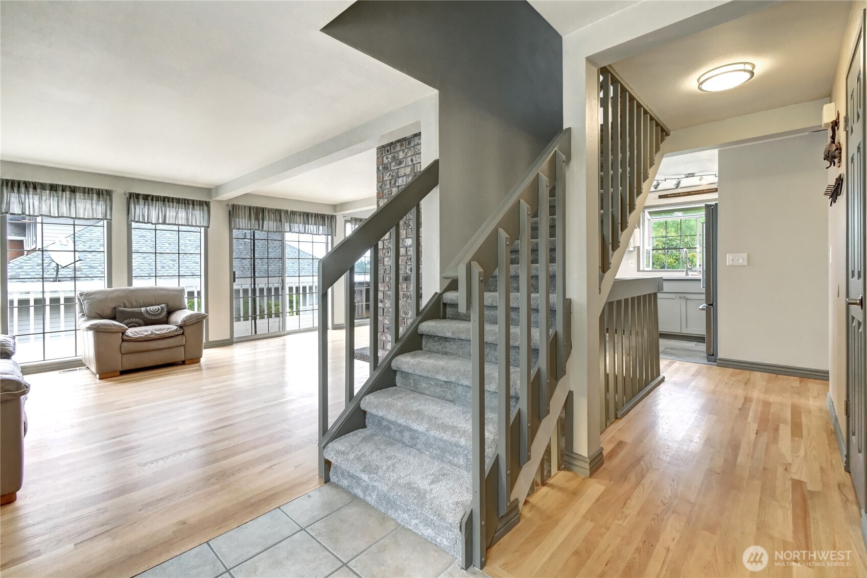 4914 Dover Street Property Photo 9