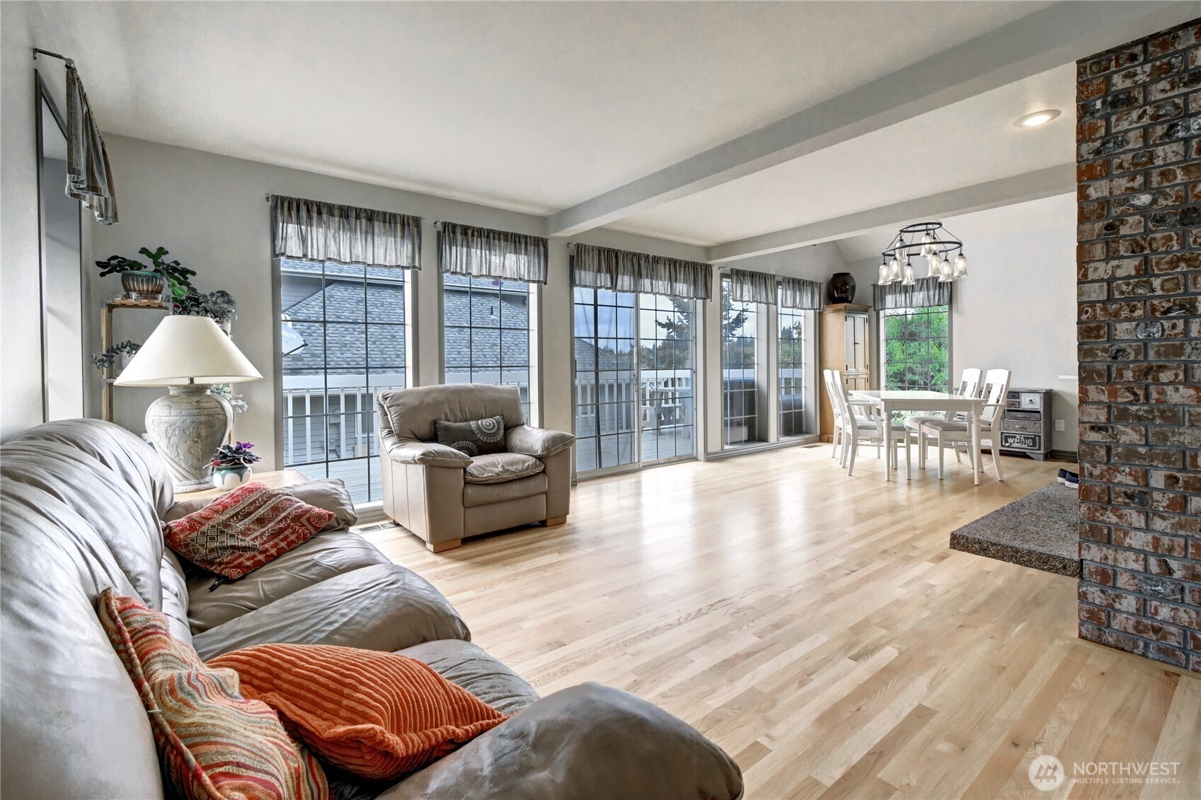 4914 Dover Street Property Photo 12