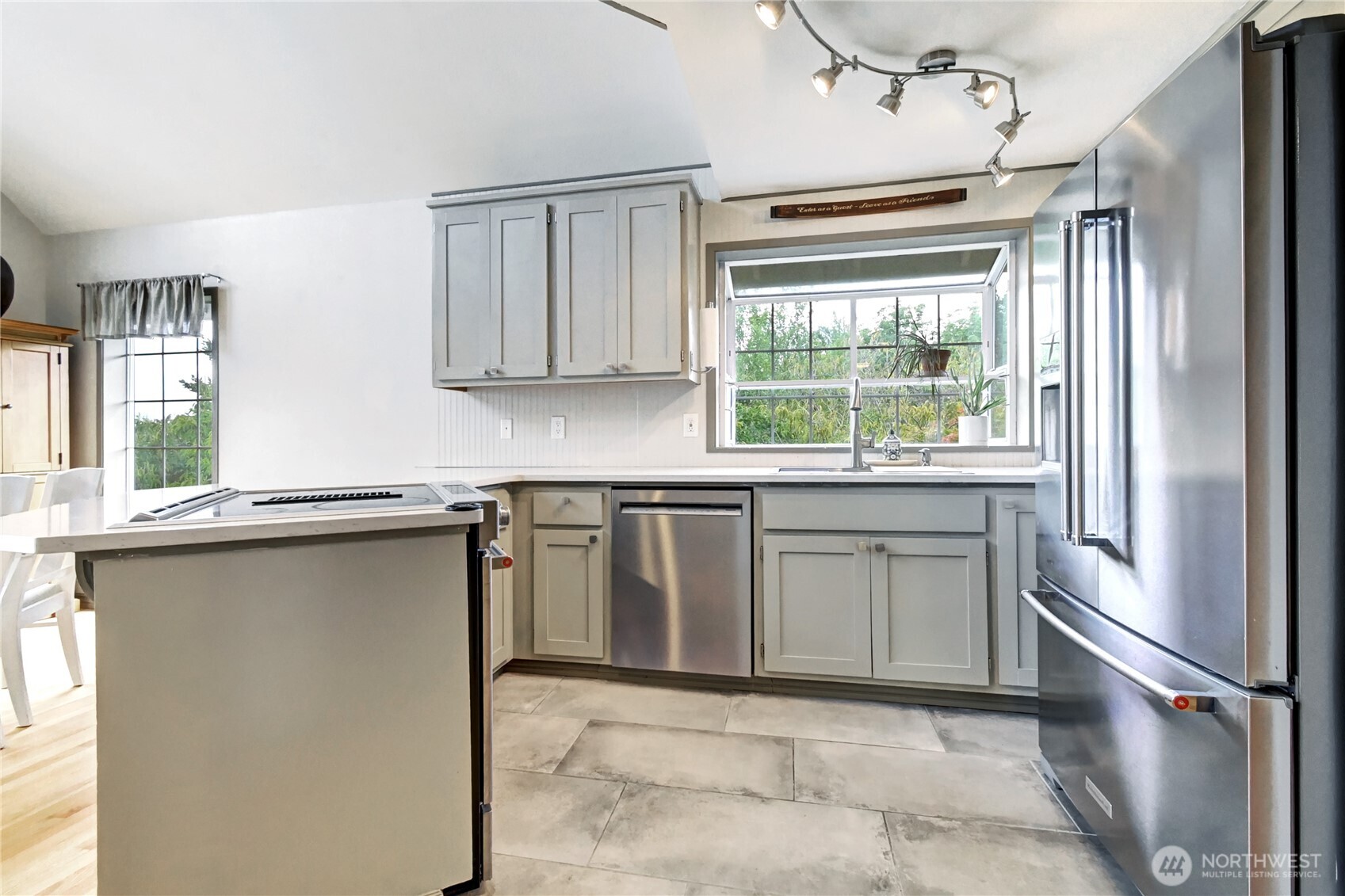 4914 Dover Street Property Photo 16