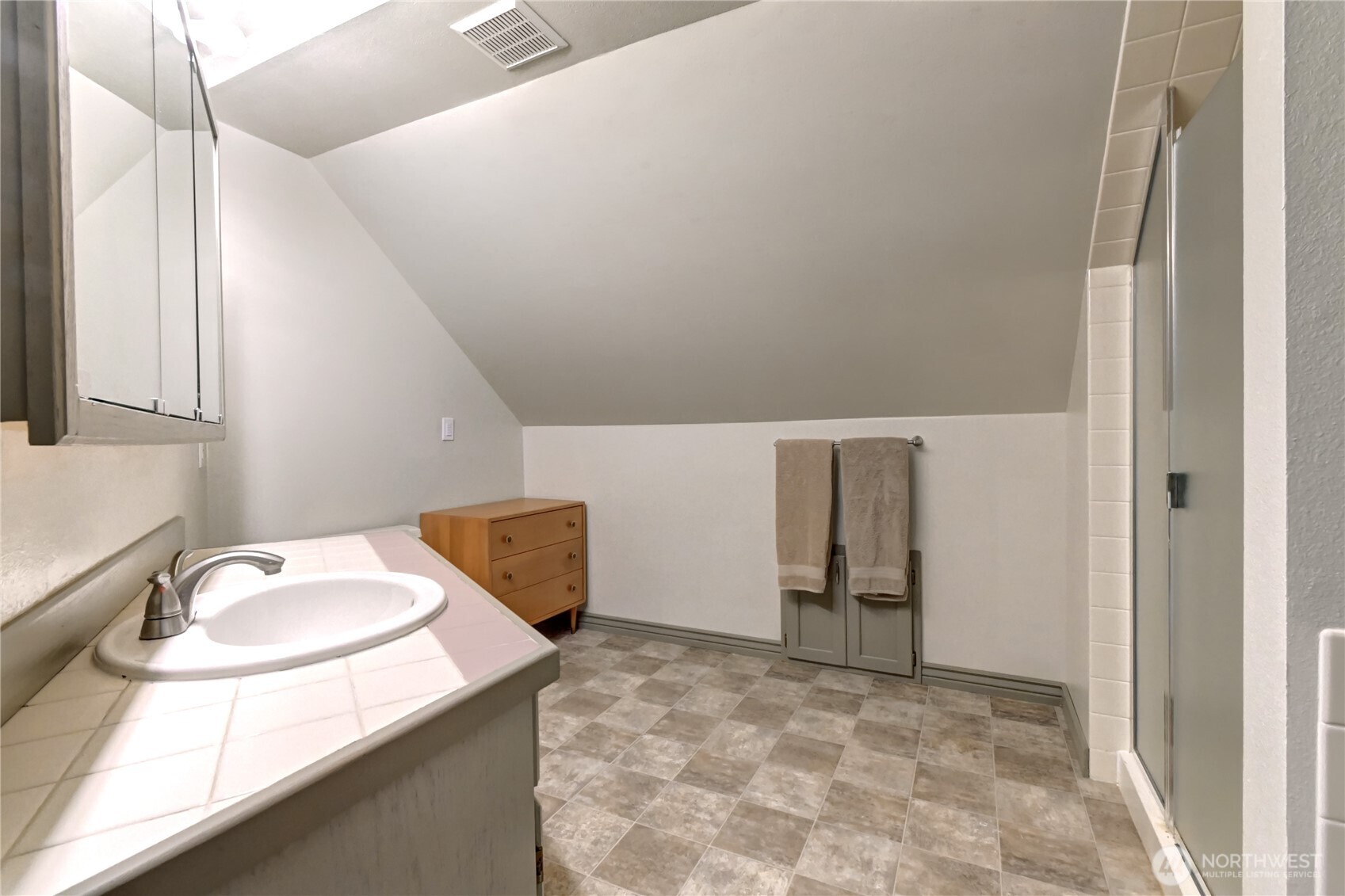 4914 Dover Street Property Photo 27