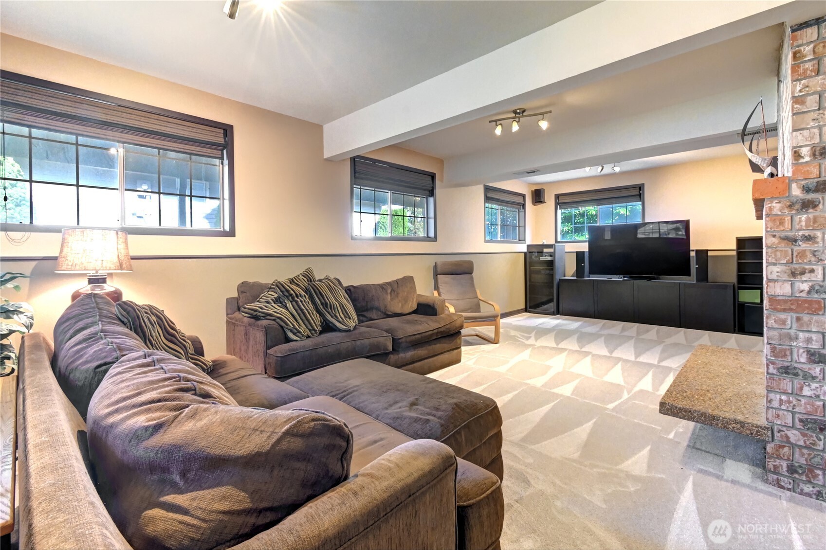 4914 Dover Street Property Photo 30