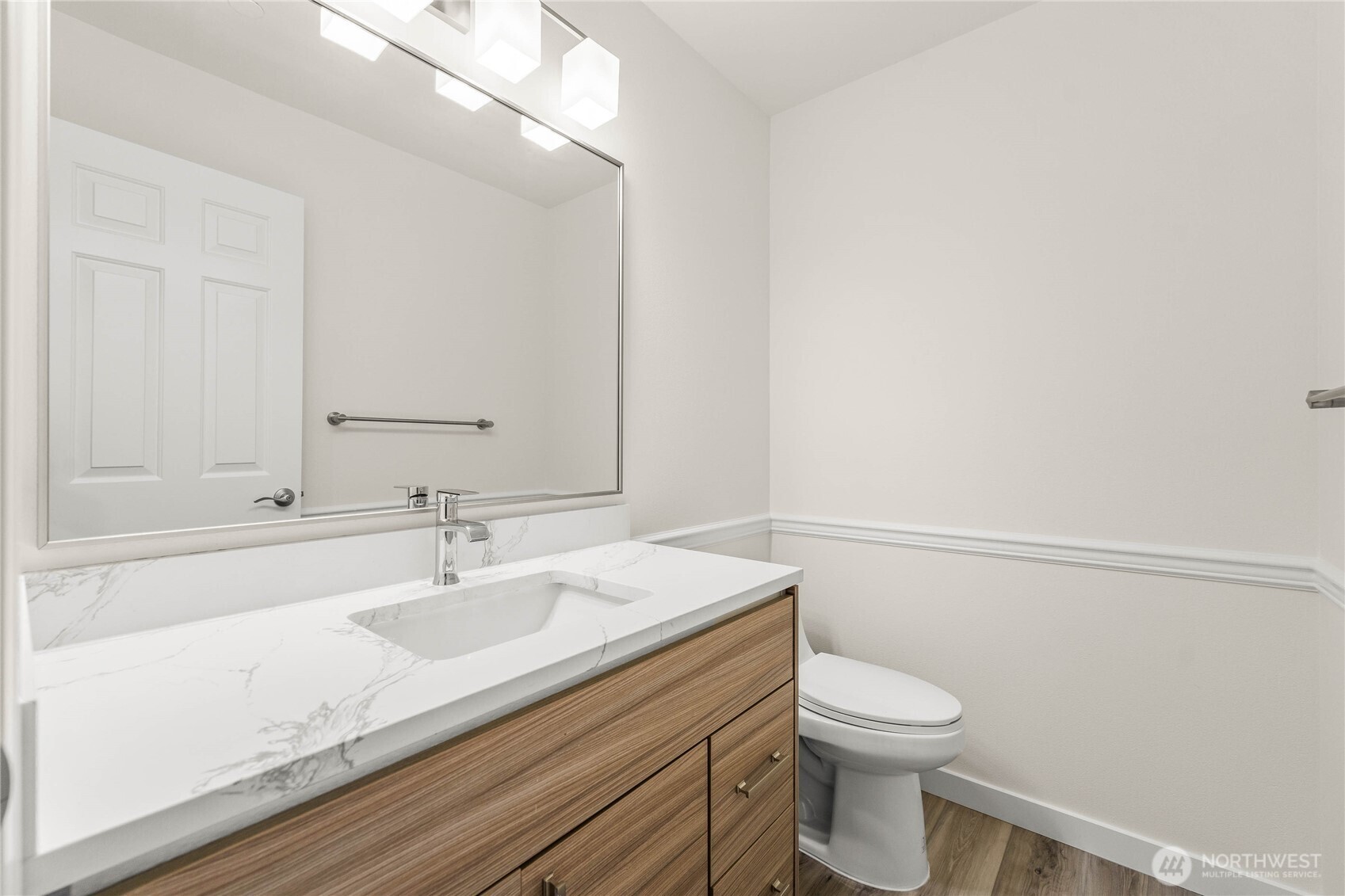 9525 S 221st Place Property Photo 14