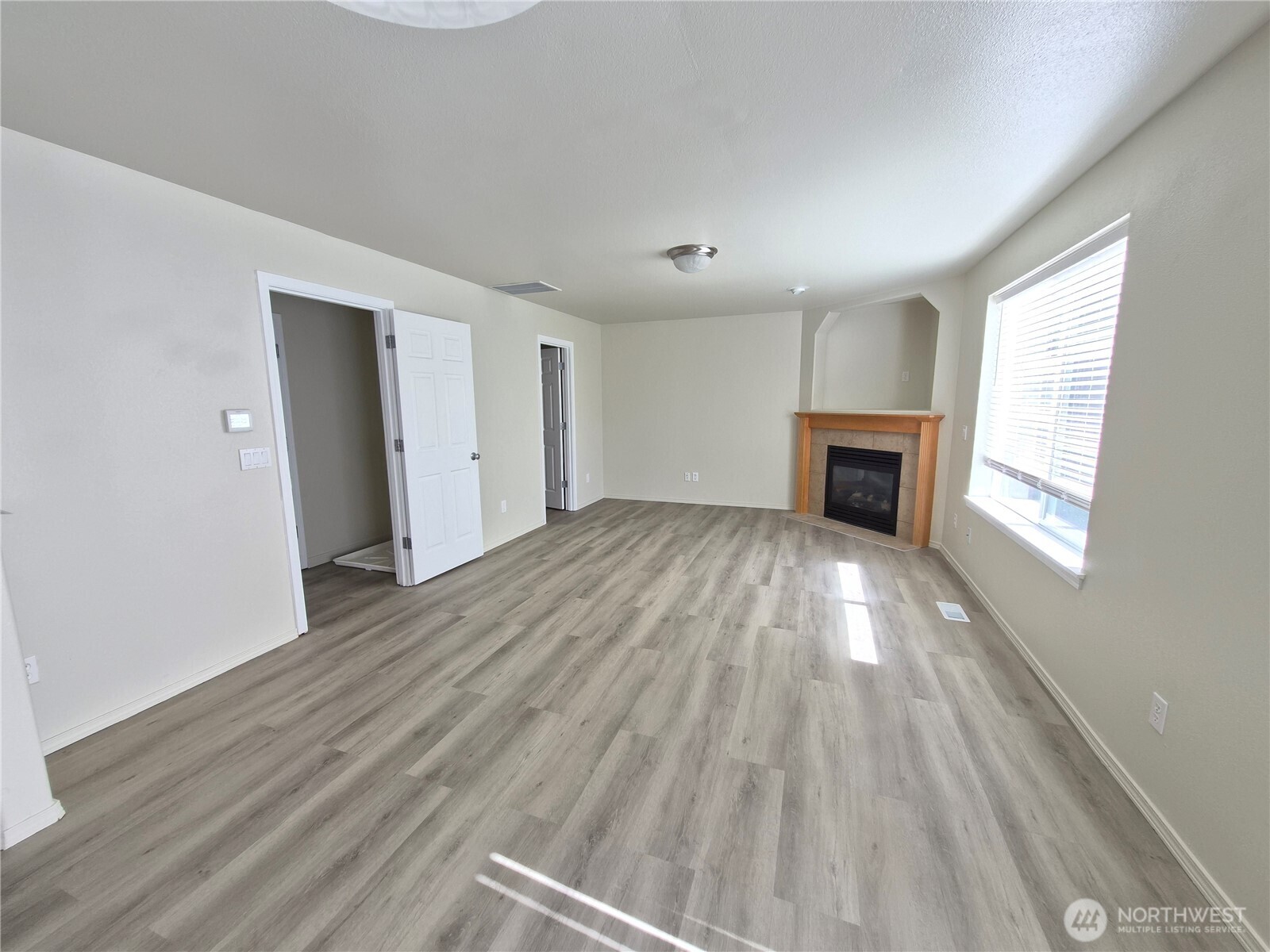 3905 Cooper Crest Drive Property Photo 4