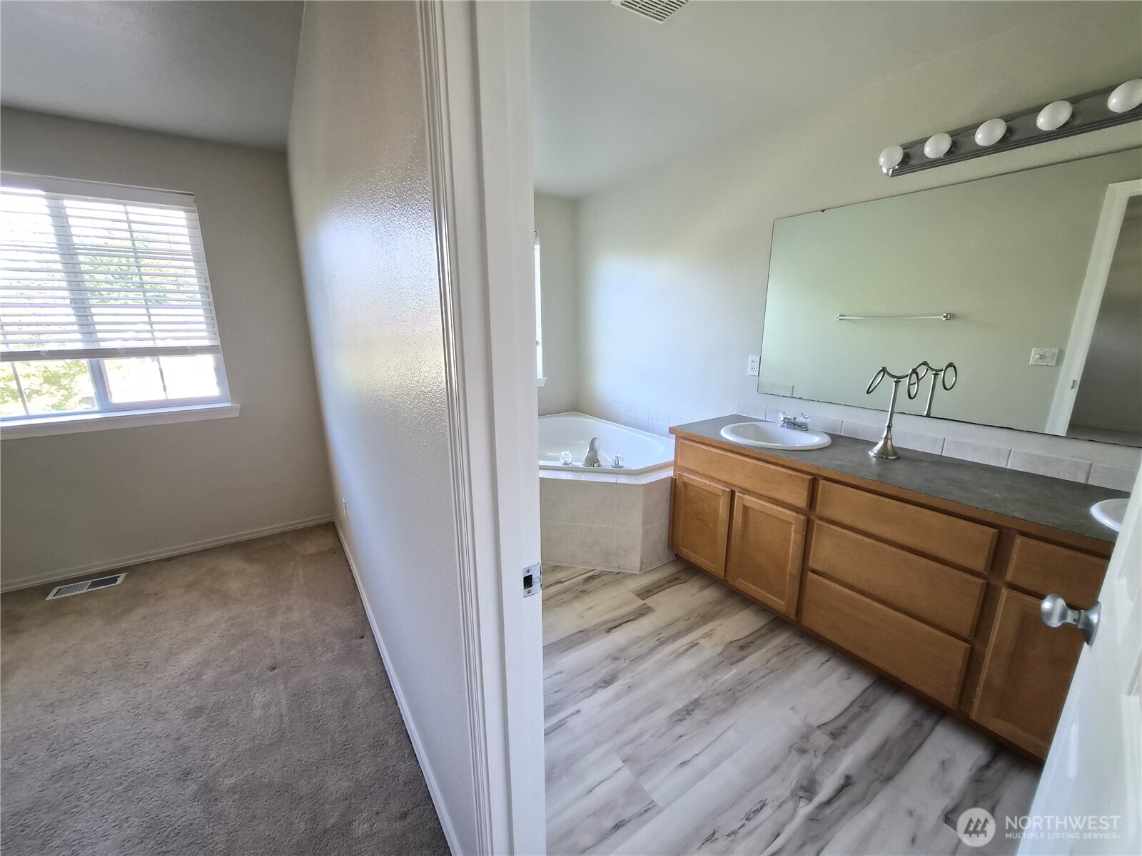 3905 Cooper Crest Drive Property Photo 12