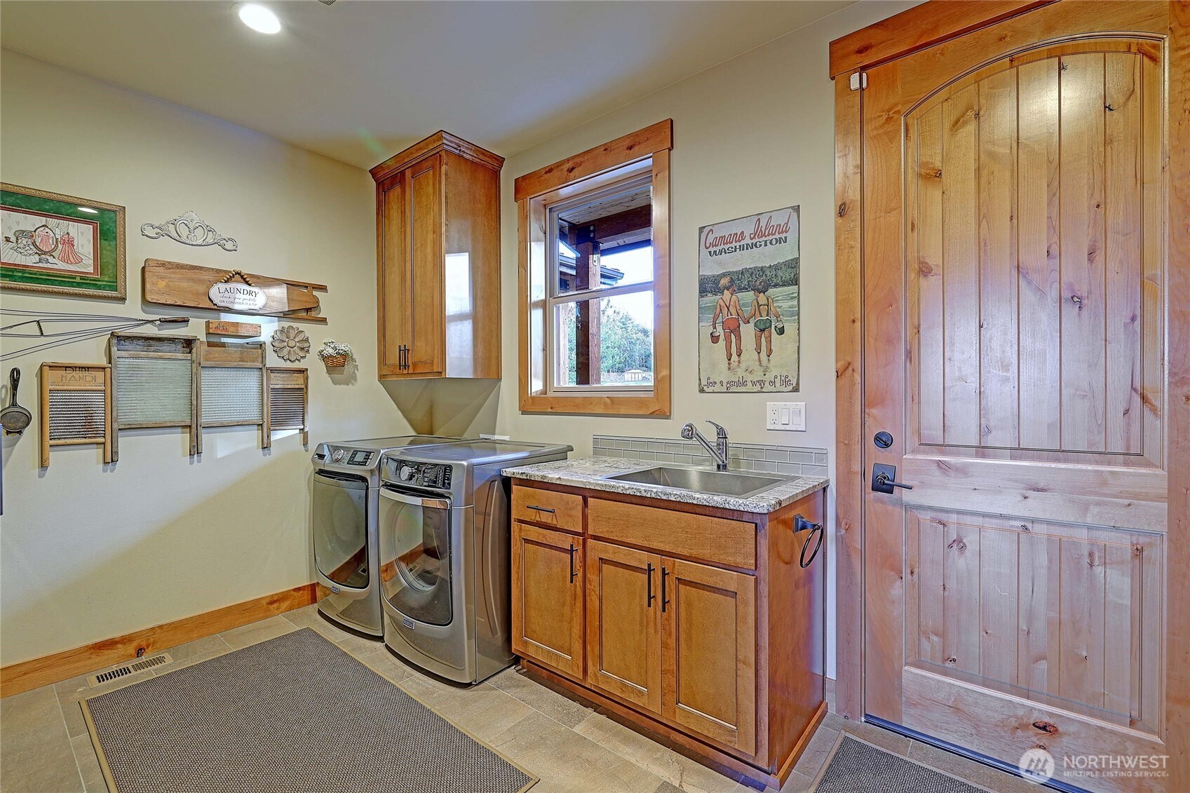 418 Tillicum Way Property Photo 14