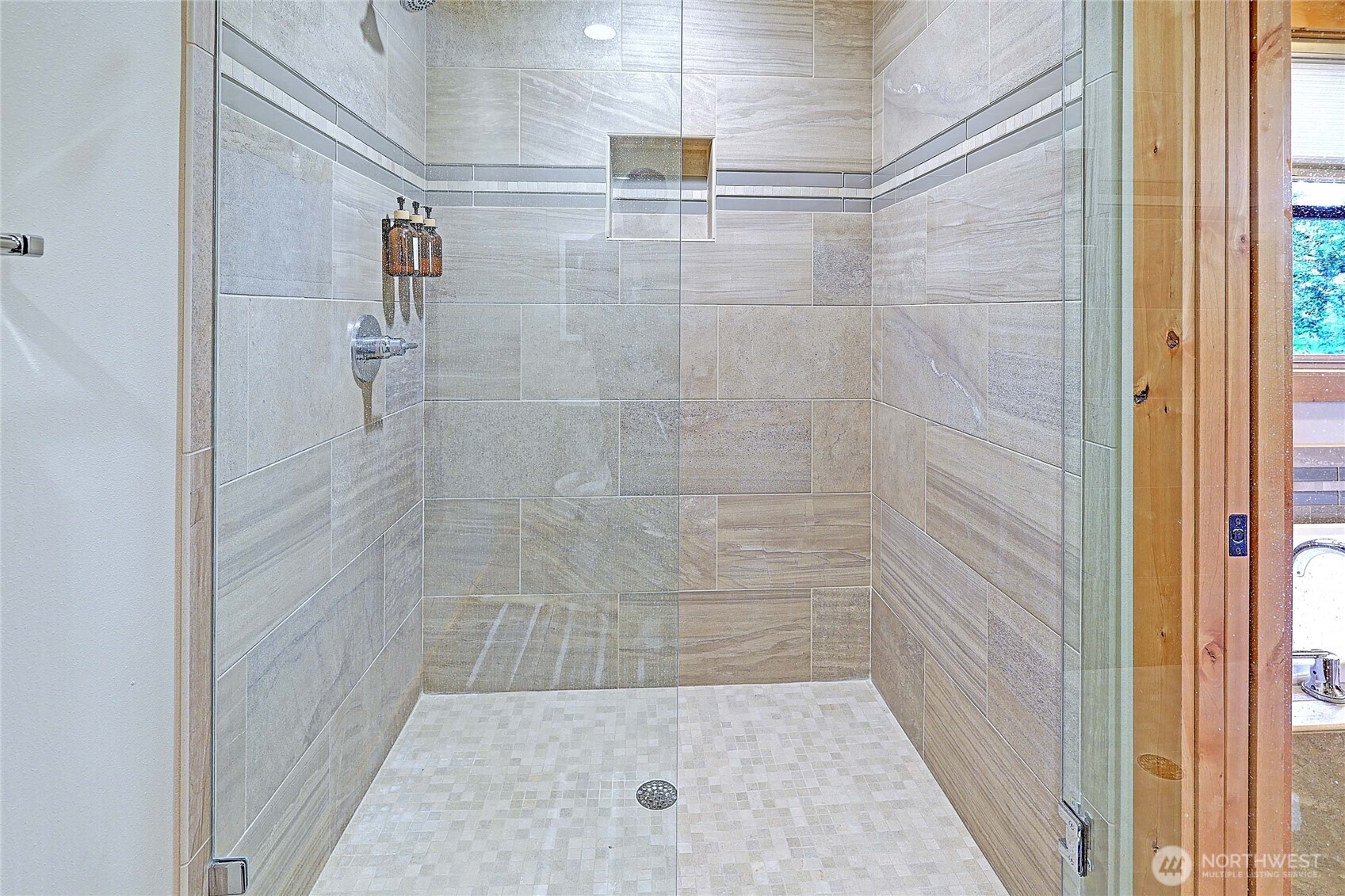 418 Tillicum Way Property Photo 31