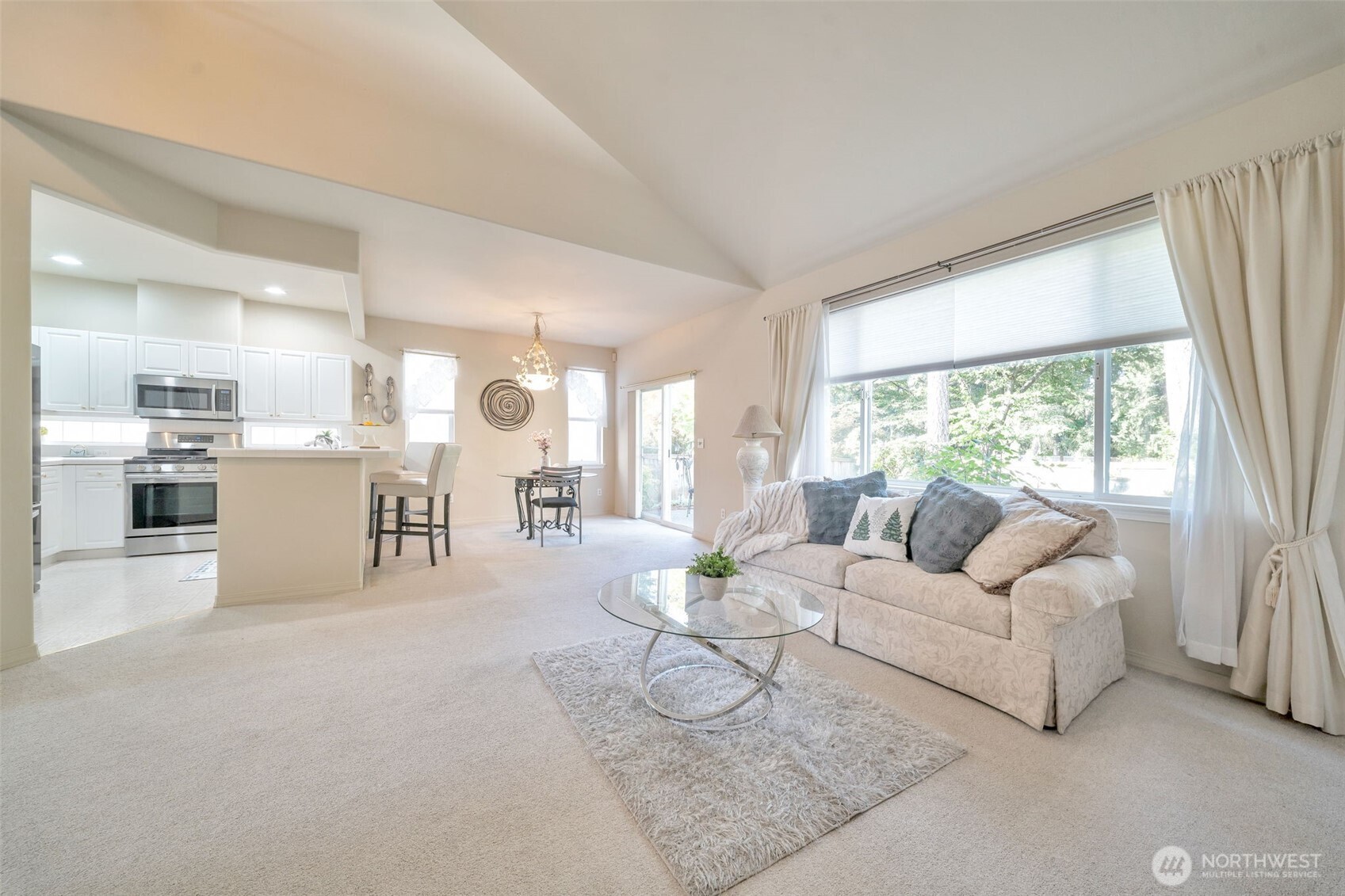 16904 91st Avenue Property Photo 4