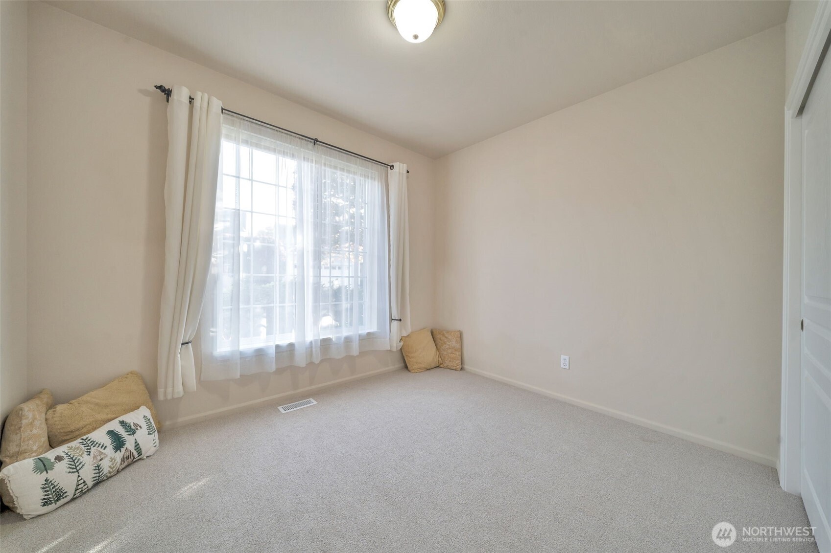 16904 91st Avenue Property Photo 19