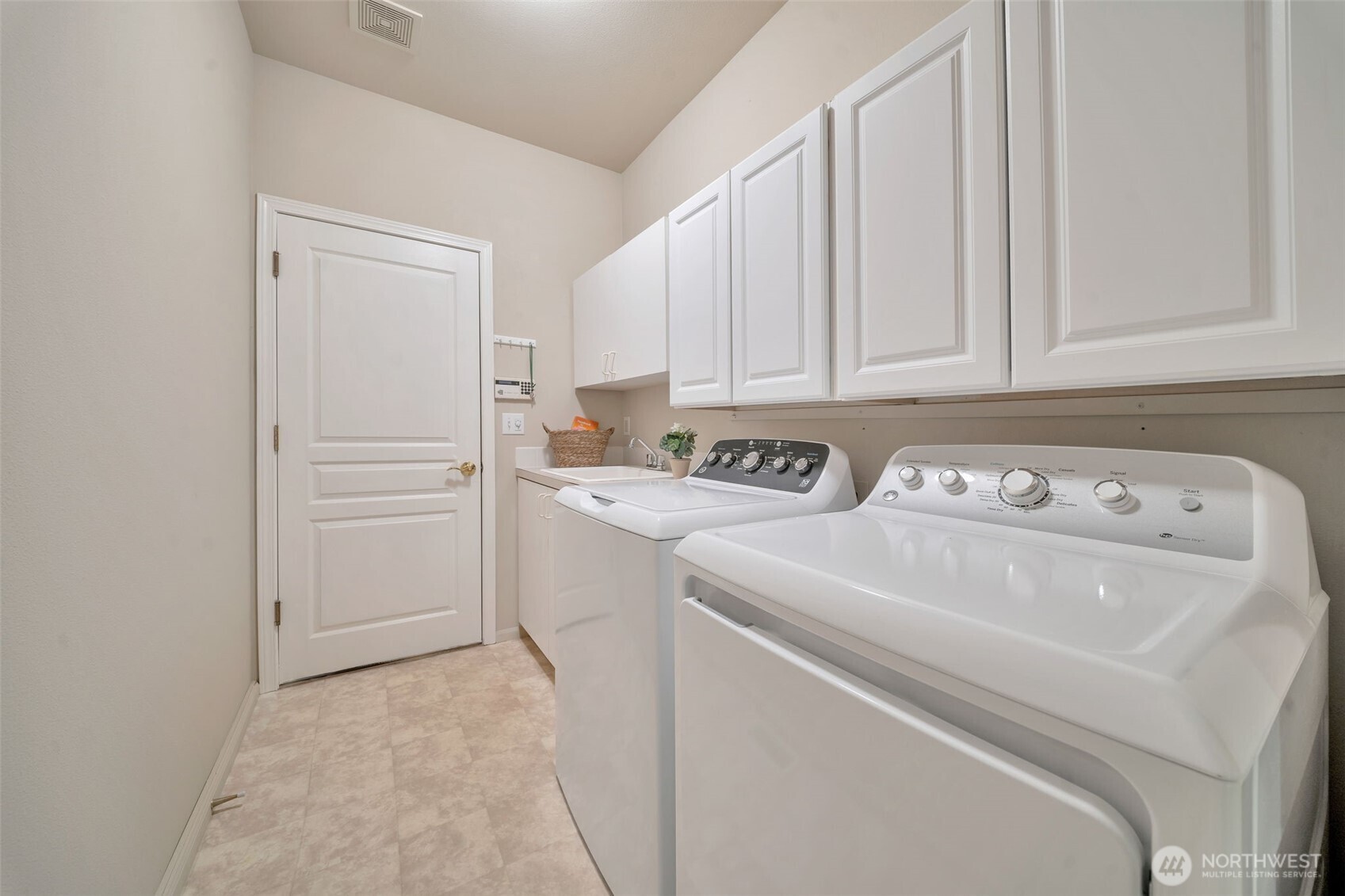 16904 91st Avenue Property Photo 21