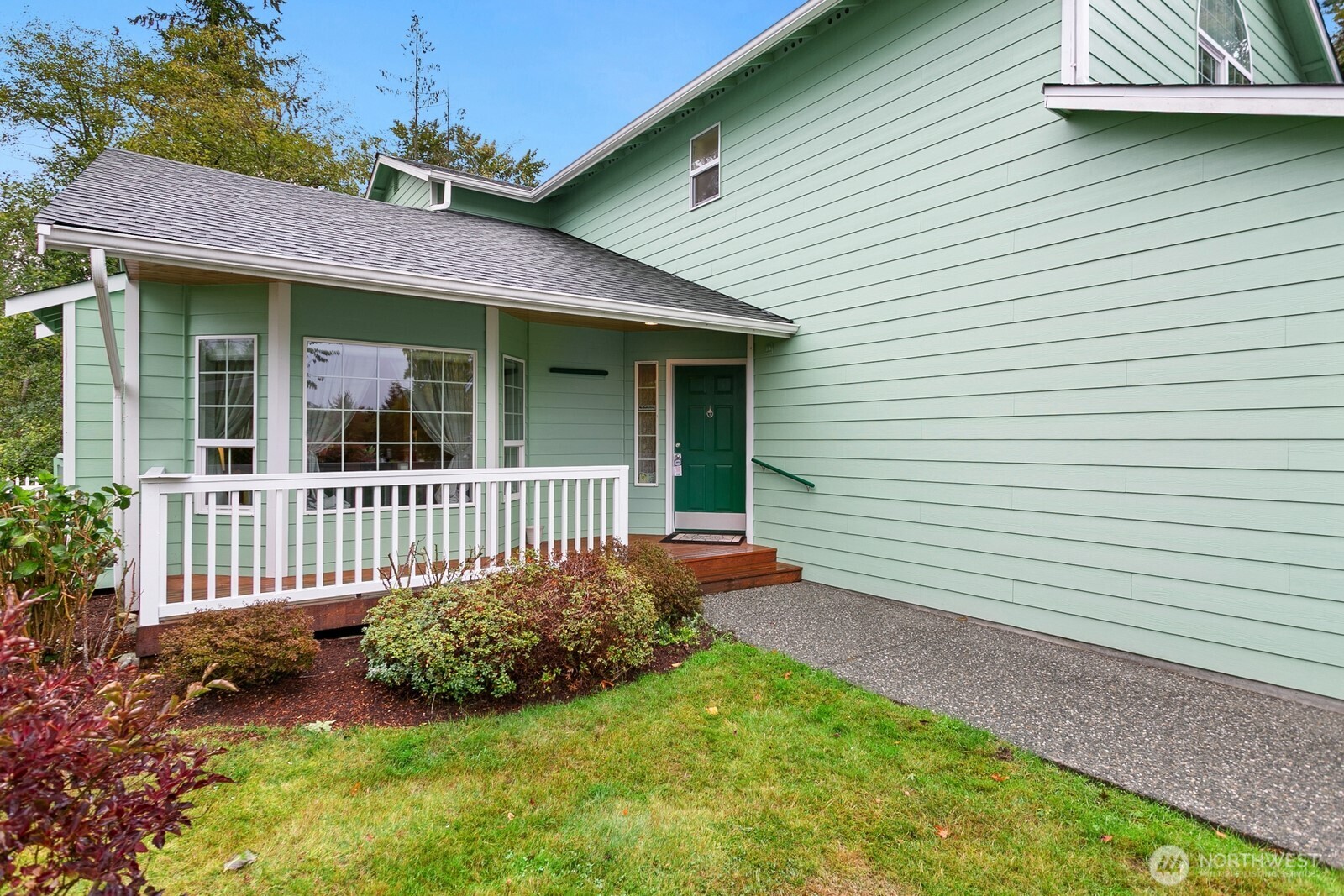 8613 14th Place Property Photo 2