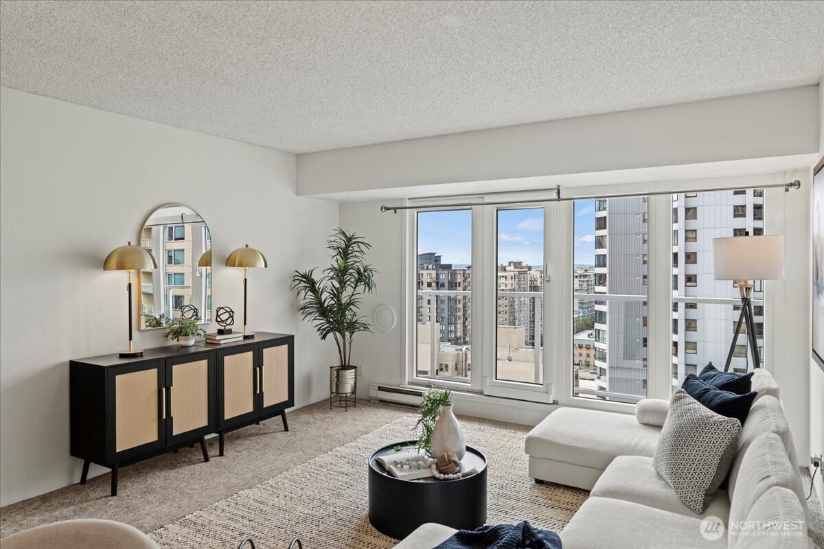 121 Vine Street 1404 Property Photo 14
