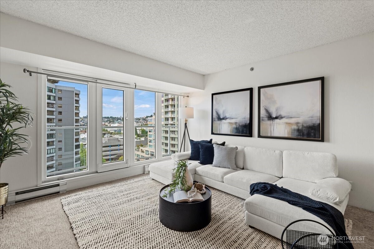 121 Vine Street 1404 Property Photo 15