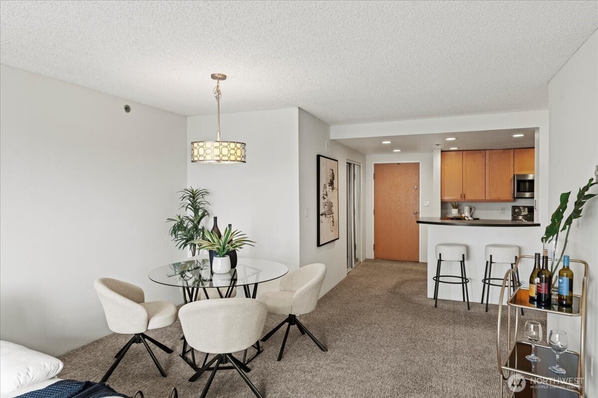 121 Vine Street 1404 Property Photo 20
