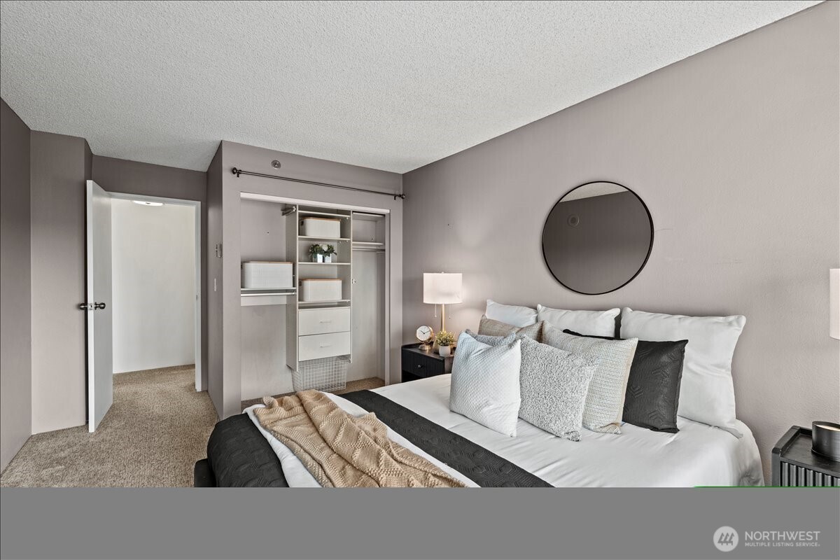 121 Vine Street 1404 Property Photo 24