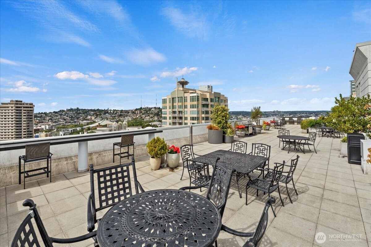 121 Vine Street 1404 Property Photo 35