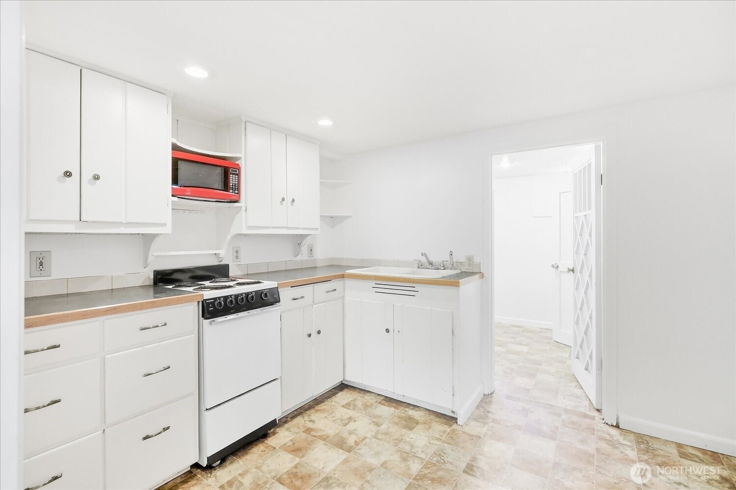 410 N College Avenue Property Photo 18