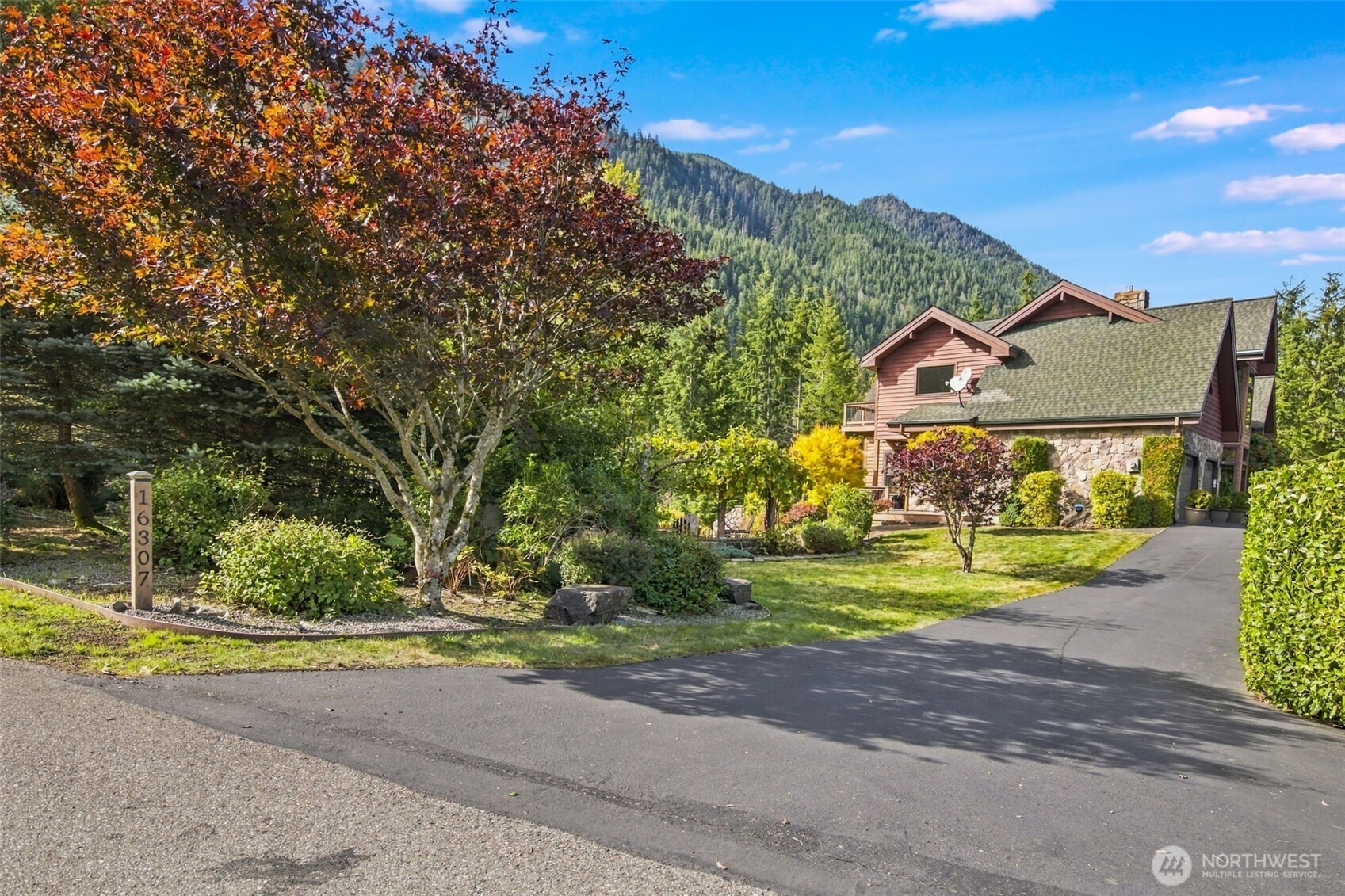 16307 Reserve Drive Property Photo 6